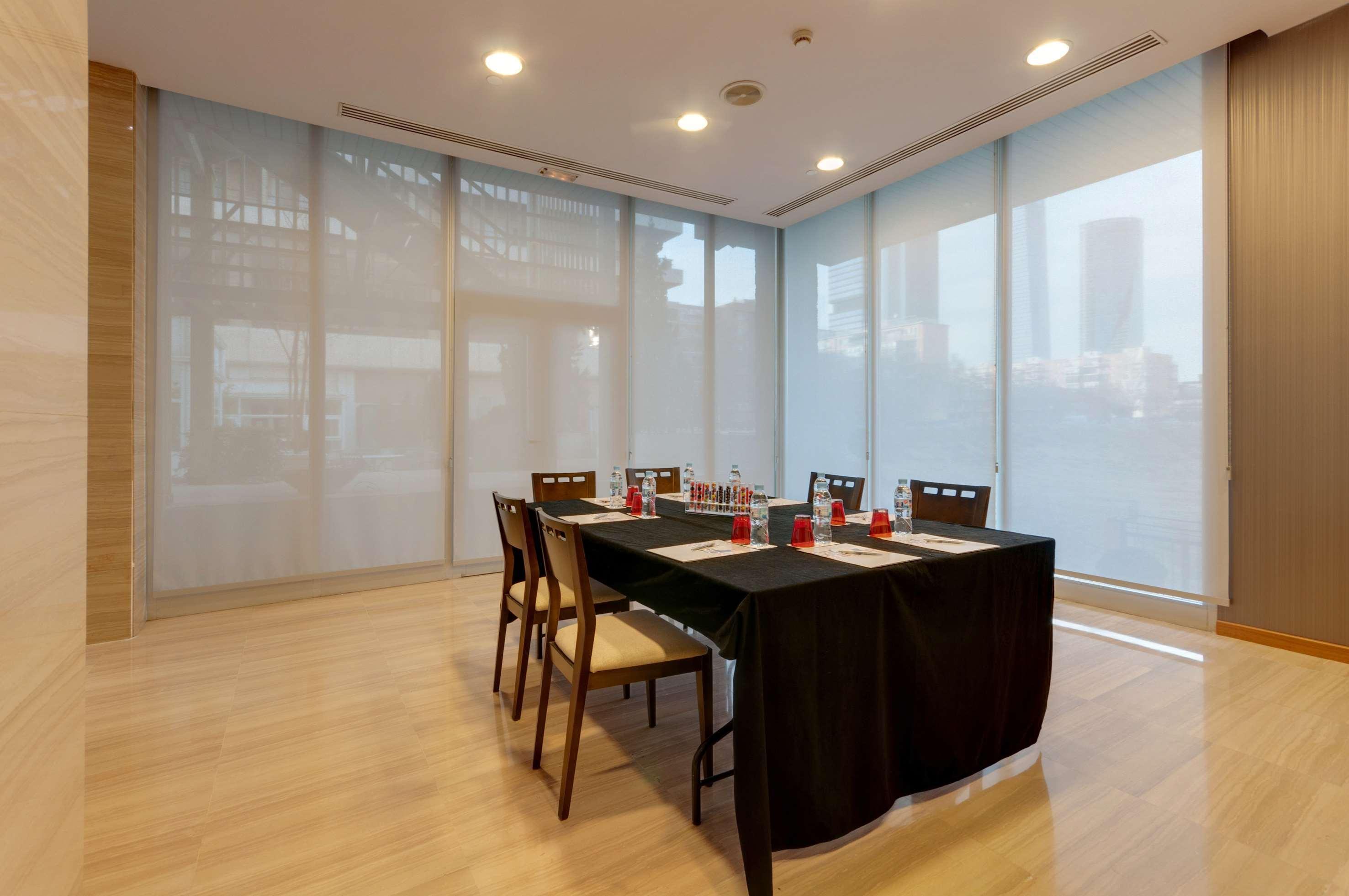 Hotel Madrid Chamartin, Affiliated By Melia Business bilde